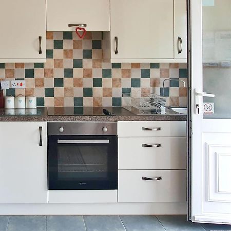 Dart Haven - Cheerful Holiday Bungalow In Galmpton Exterior foto