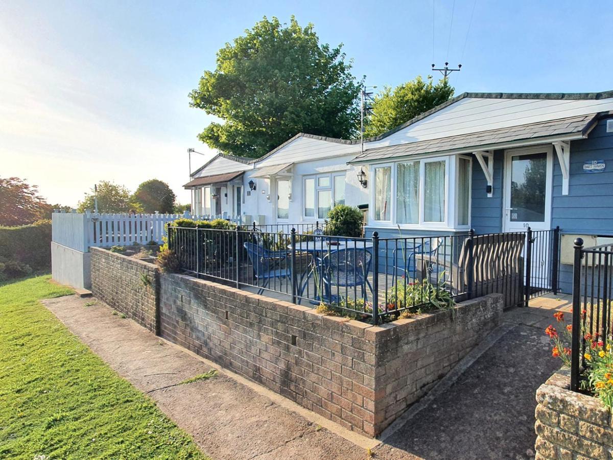 Dart Haven - Cheerful Holiday Bungalow In Galmpton Exterior foto